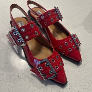 Never Worn! Steve Madden buckle flats